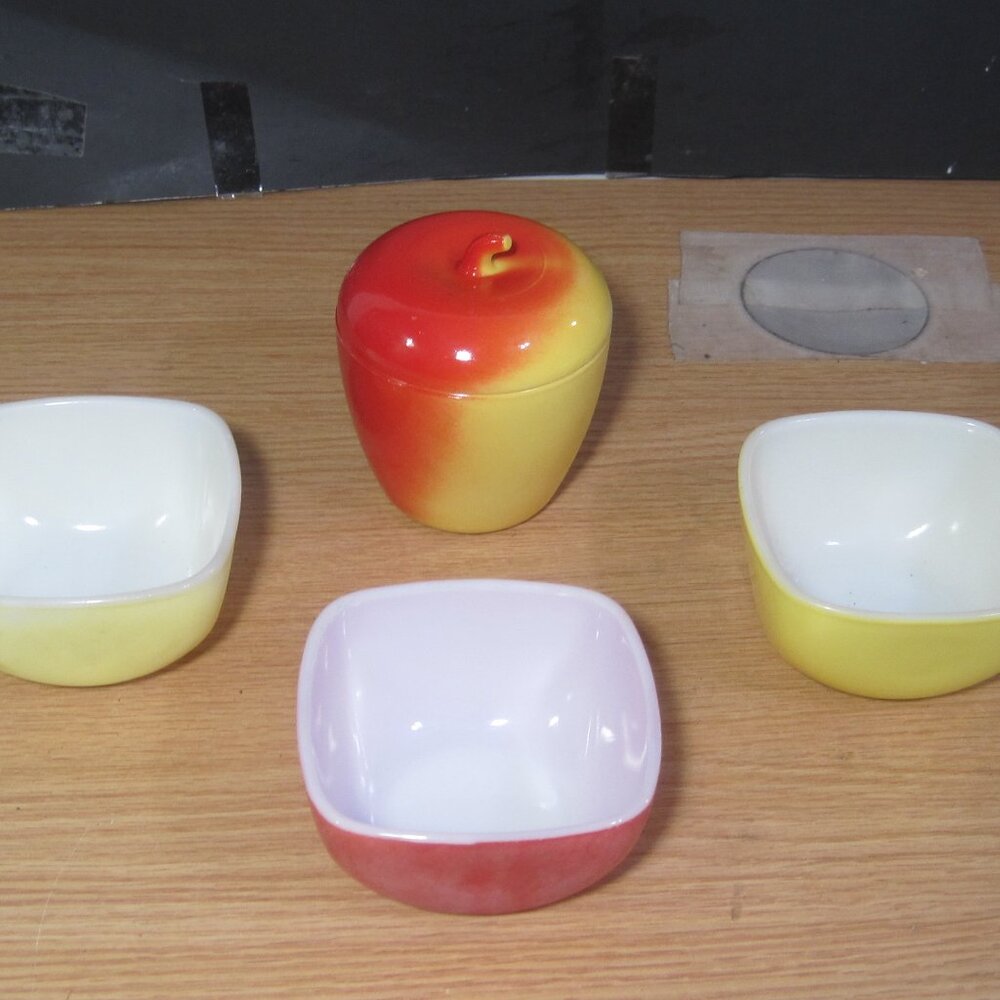 4 Vintage Milkglass Dishes a) 1 Apple Cup w/ Lid and b) 3 Pyrex 407 Custard Cups